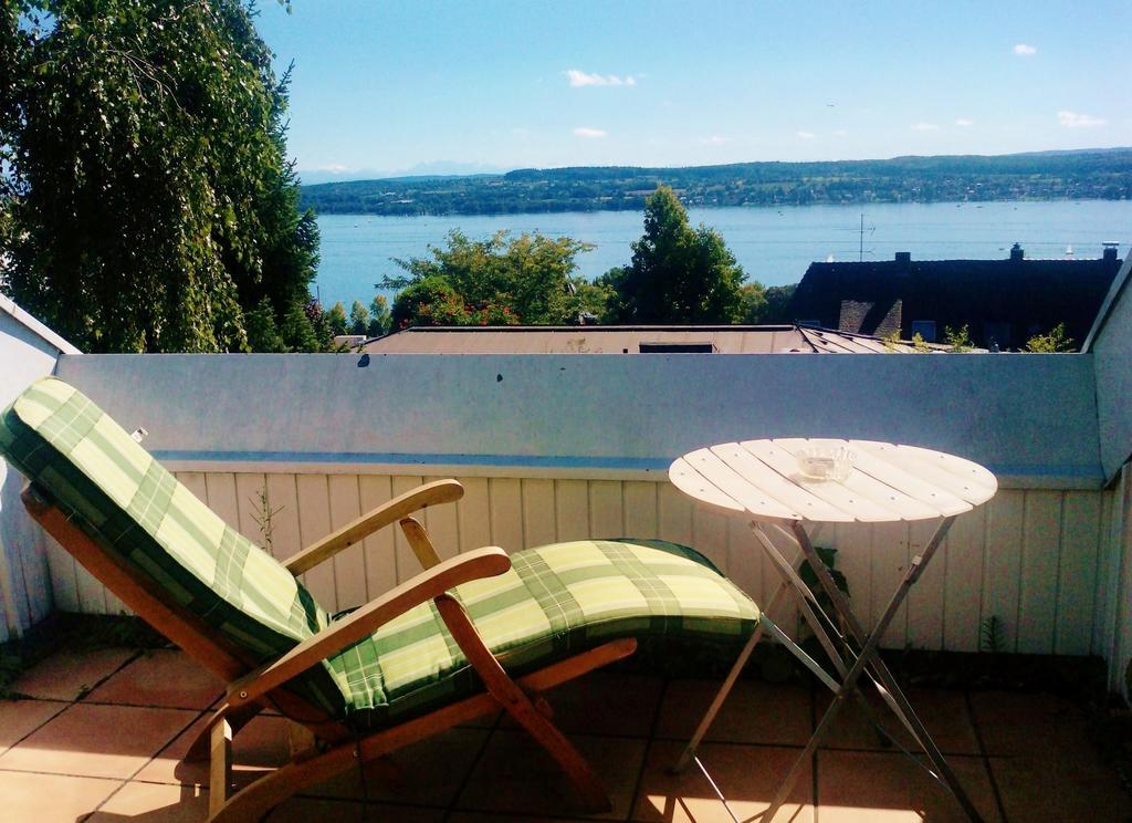Ferienwohnung mit Seeblick und Dachterrasse in Überlingen Zimmer foto