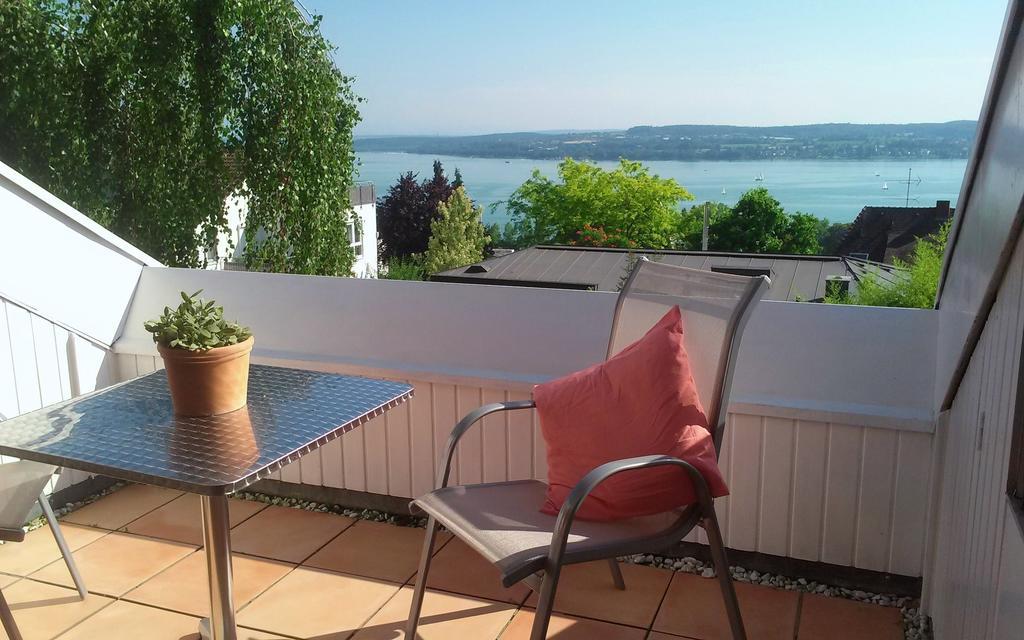 Ferienwohnung mit Seeblick und Dachterrasse in Überlingen Zimmer foto