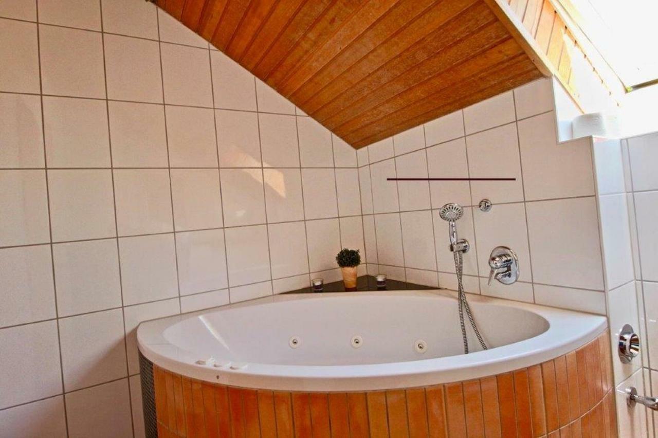 Ferienwohnung mit Seeblick und Dachterrasse in Überlingen Exterior foto